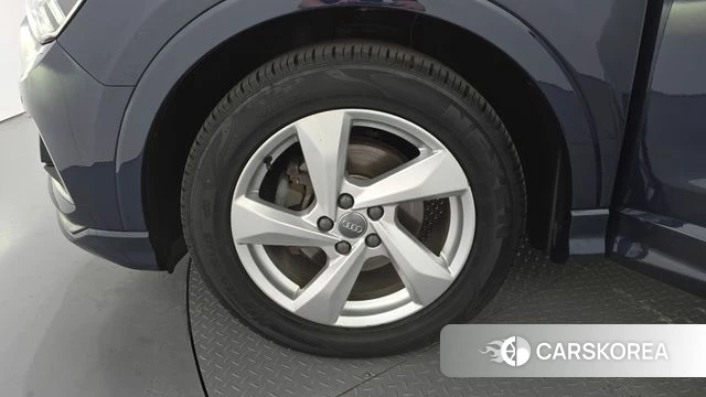 Audi Q3 (F3) id 4894734 из Кореи 25