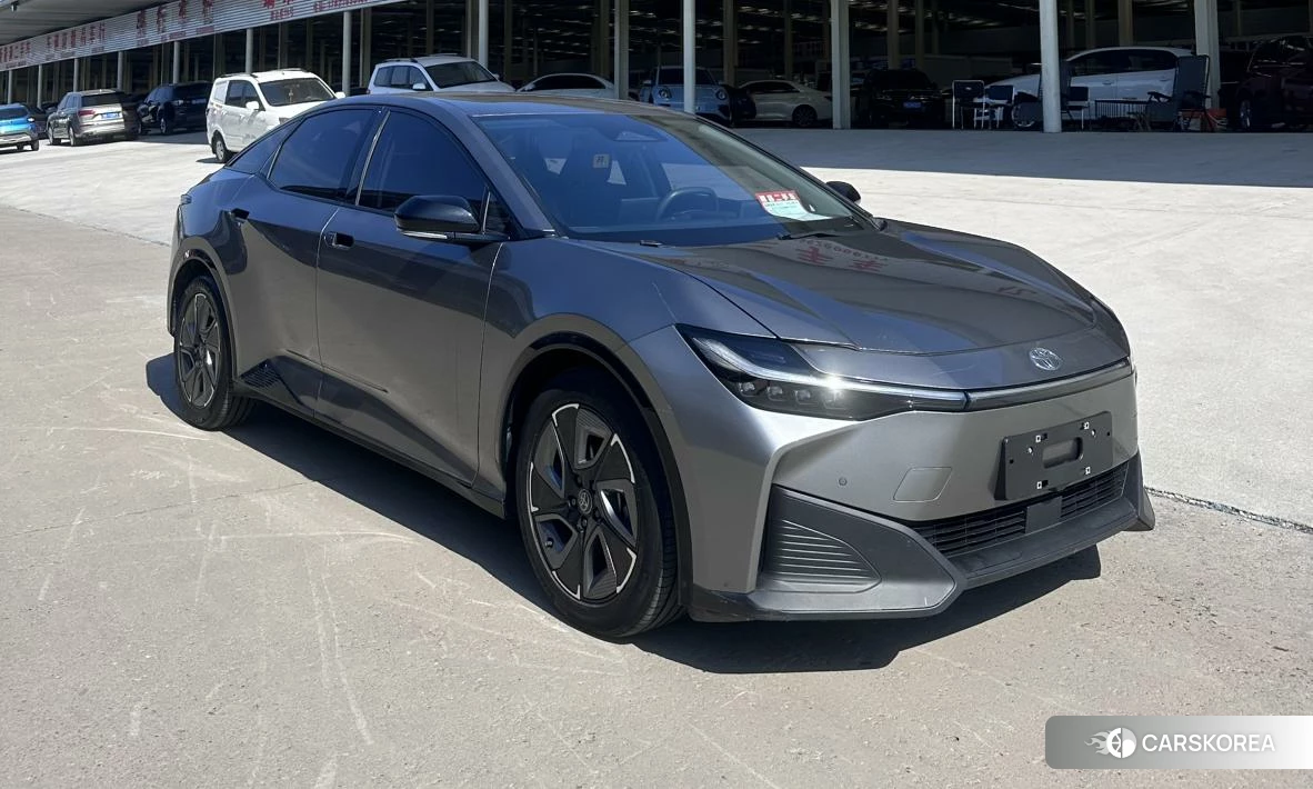 Toyota bZ3 2023 Темно-серый из Китая, фото 5