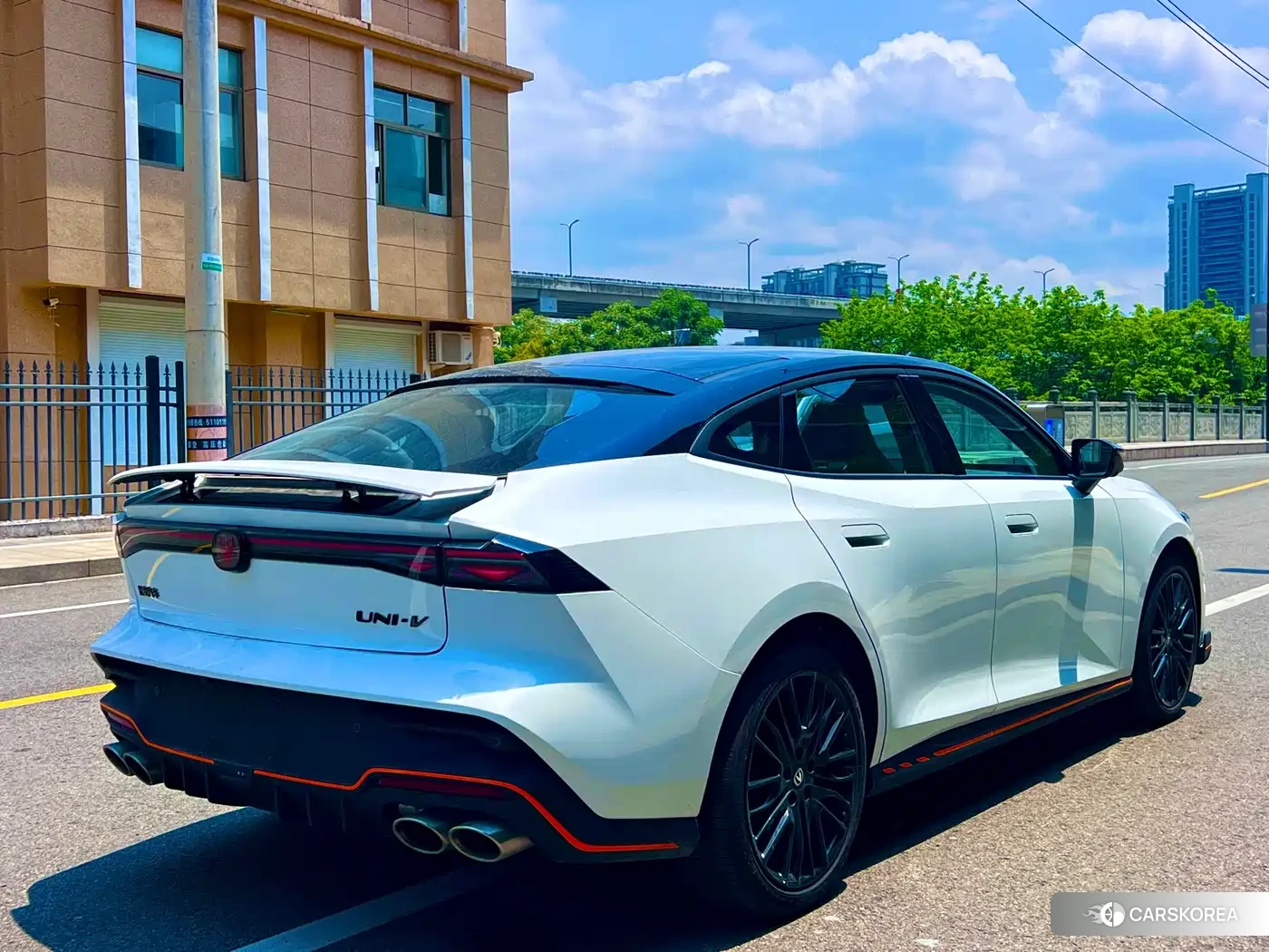 Chang'an Changan UNI-V id 4514172 из Китая 11