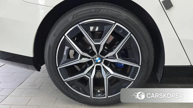 BMW 5 Series (G60) id 4635638 из Кореи 27