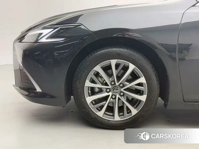 Lexus ES id 4291294 из Китая 12