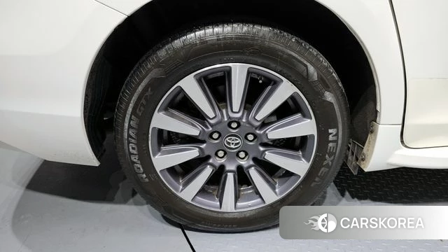 Toyota Sienna id 4390497 из Кореи 25