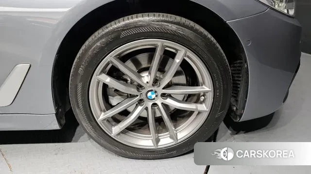 BMW 5 Series (G30) id 3558051 из Кореи 15