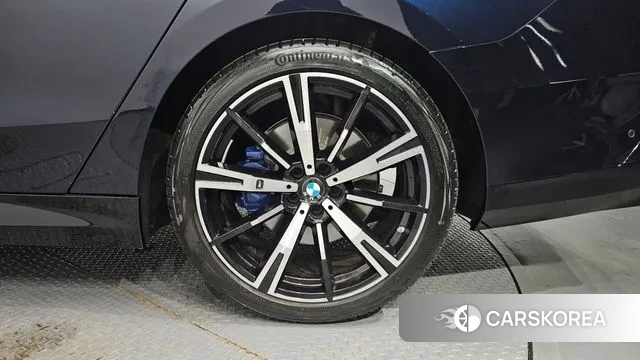 BMW 5 Series (G60) id 3002119 из Кореи 15