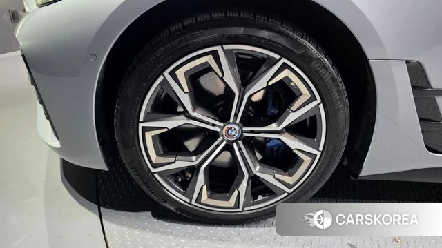 BMW i4 id 4541253 из Кореи 35
