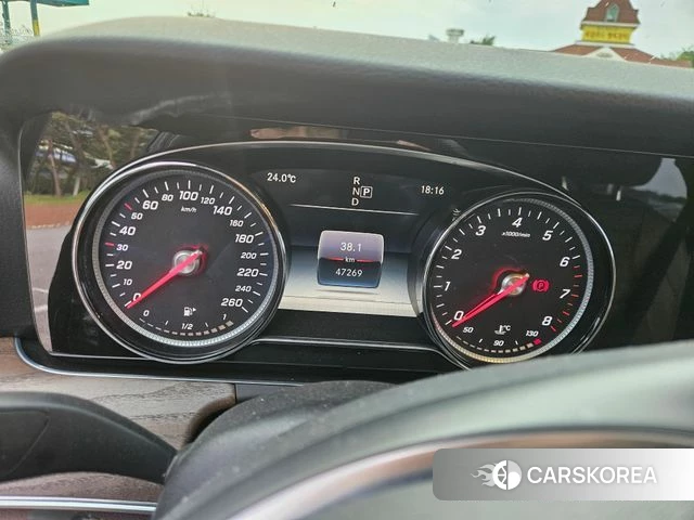 Mercedes-Benz E-Class W213 2018 Серый из Кореи, фото 5