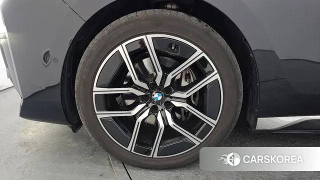 BMW 7 Series (G70) id 3633885 из Кореи 15