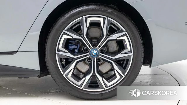 BMW i4 id 3963944 из Кореи 15