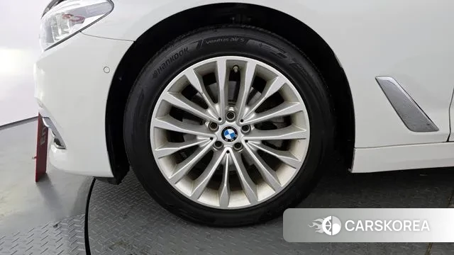 BMW 5 Series (G30) id 3598534 из Кореи 15