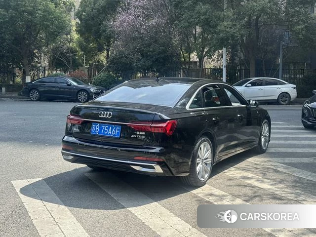 Audi A6L id 4278395 из Китая 7