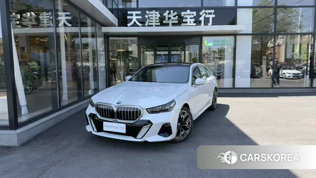 BMW 5 series 2025 Белый из Китая, фото 5