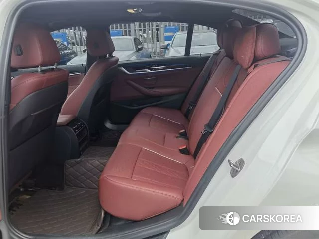 BMW 5 series 2023 Белый из Китая, фото 5