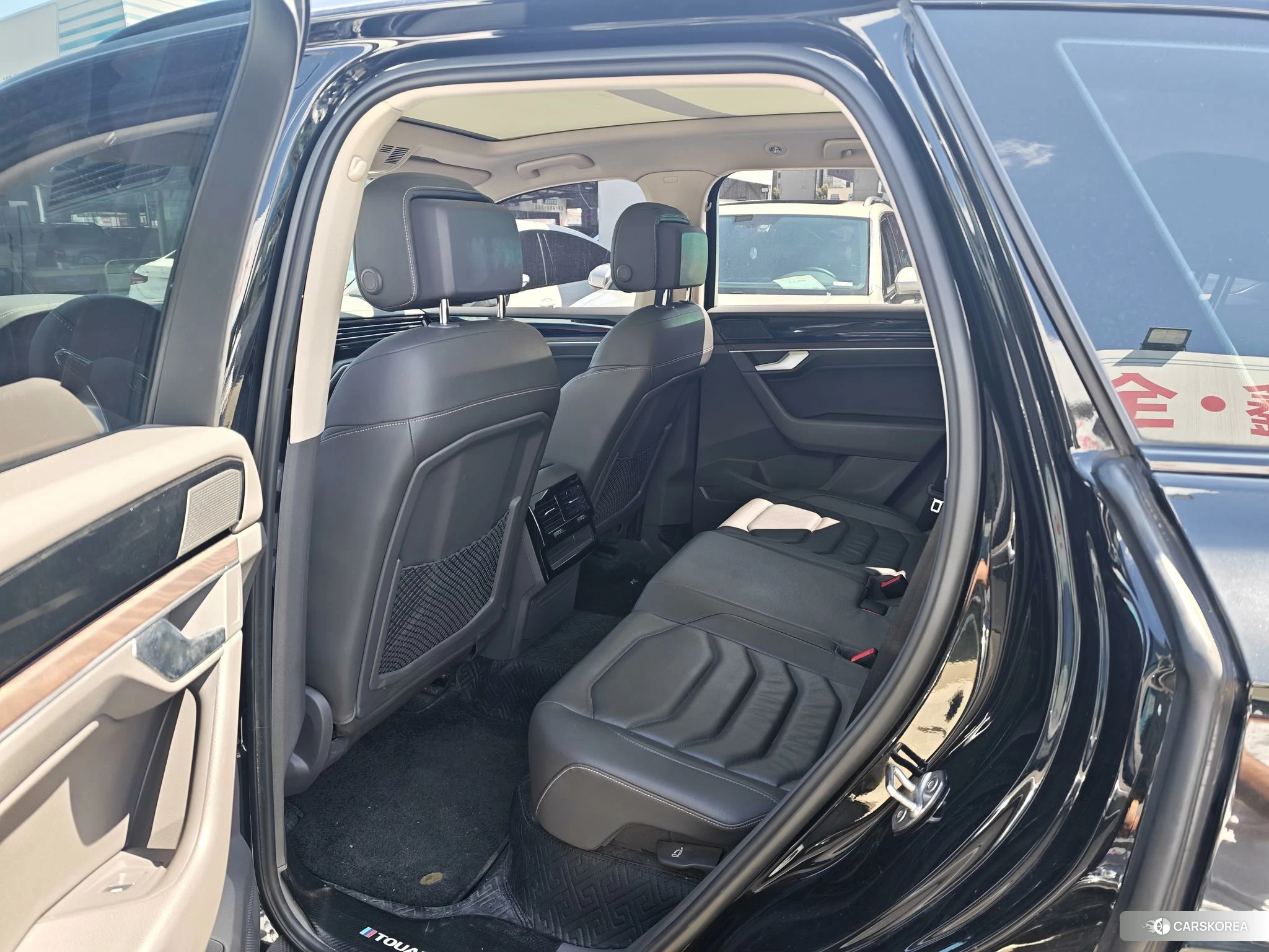 Volkswagen Touareg 2023 Черный из Китая, фото 5