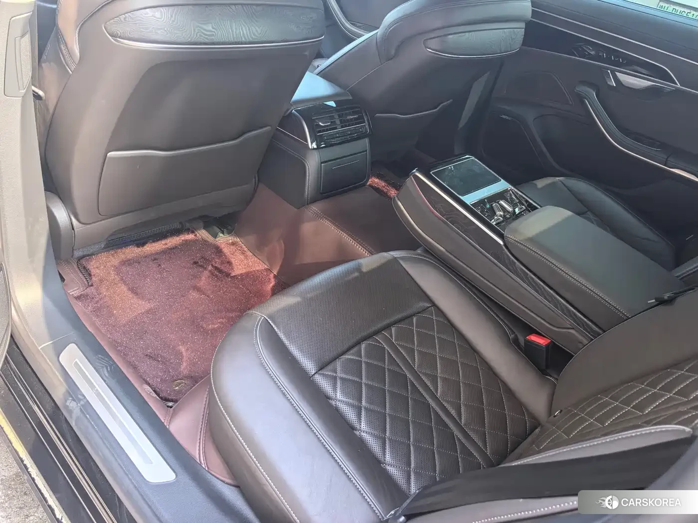 Audi A8 2023 Черный из Китая, фото 5
