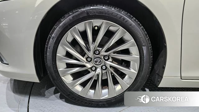 Lexus ES300h 7th generation id 3873556 из Кореи 15