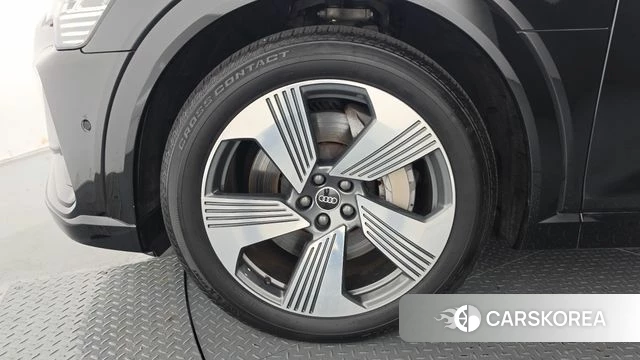 Audi e-Tron id 4721279 из Кореи 37