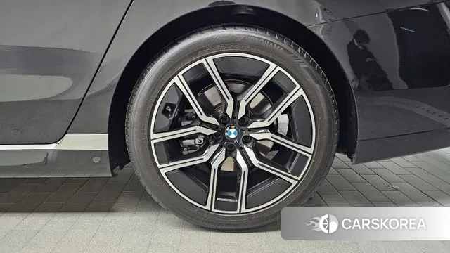 BMW 7 Series (G70) id 3451949 из Кореи 15