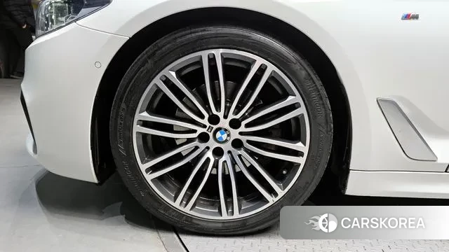 BMW 5 Series (G30) id 3535549 из Кореи 15