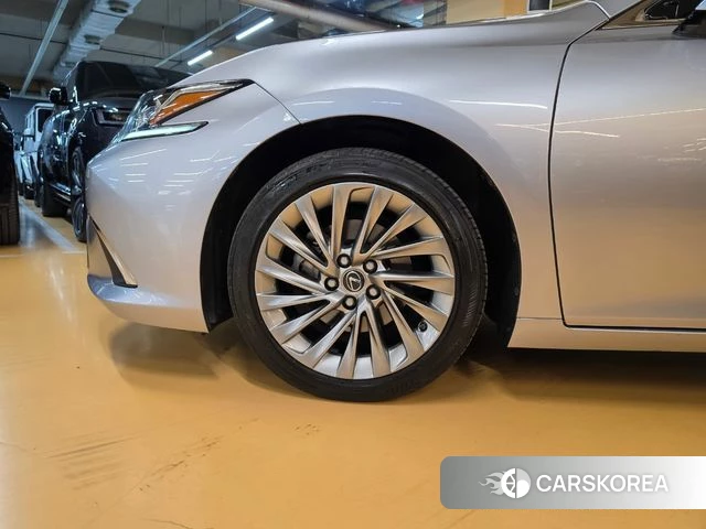 Lexus ES300h 7th generation id 4206609 из Кореи 13