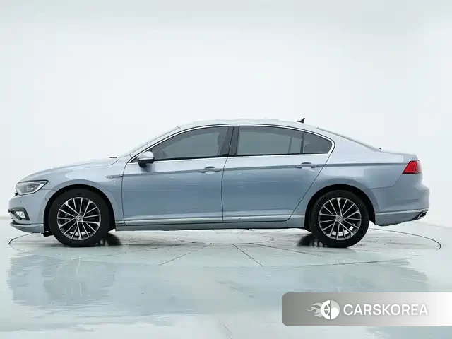 Volkswagen Magotan 2020 Silver/gray из Китая, фото 5
