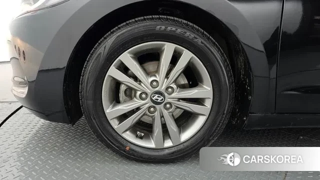 Hyundai Avante AD id 3661926 из Кореи 15