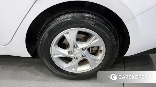 Hyundai Avante (CN7) id 3355609 из Кореи 15