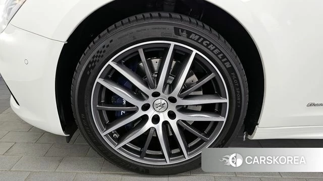 Maserati Ghibli id 4344071 из Кореи 30