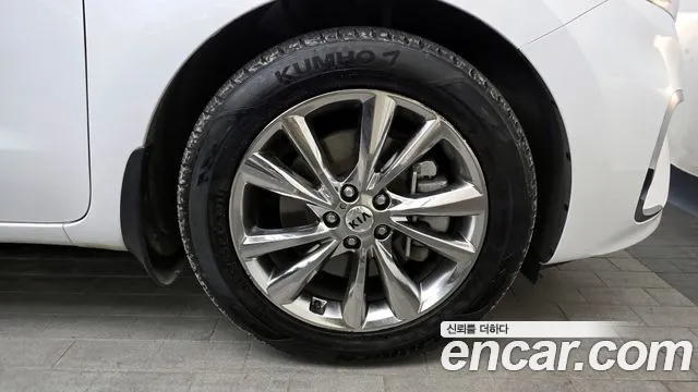 Kia The New Carnival id 2488333 из Кореи 15