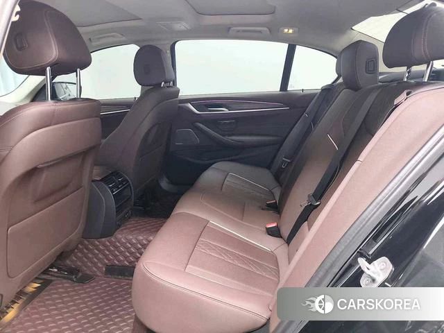 BMW 5 series 2023 Черный из Китая, фото 5