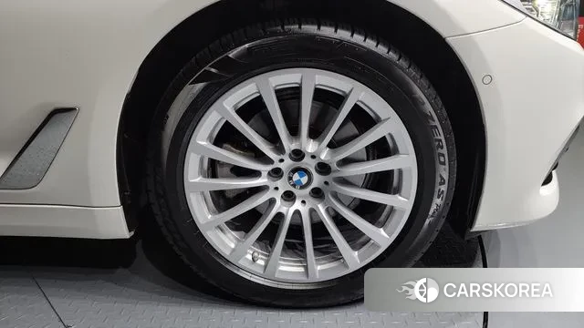 BMW 5 Series (G30) id 3253546 из Кореи 15