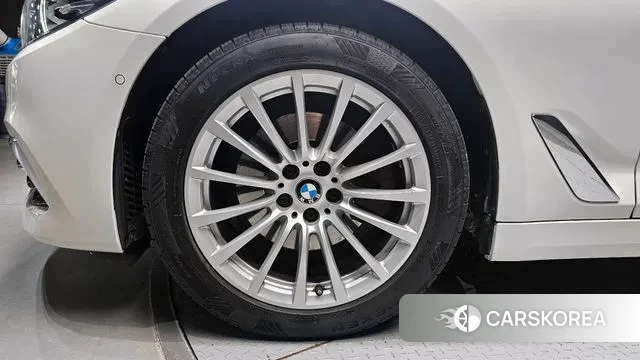 BMW 5 Series (G30) id 3350856 из Кореи 15