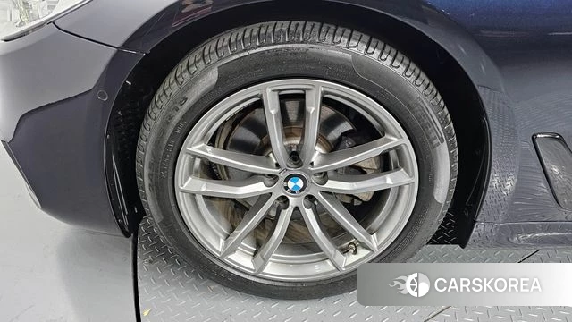 BMW 5 Series (G30) id 3801099 из Кореи 15