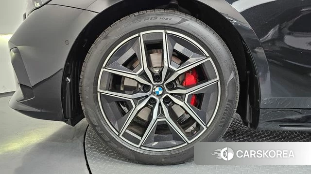 BMW 5 Series (G60) id 4669629 из Кореи 31