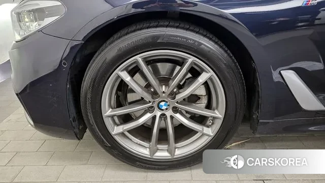 BMW 5 Series (G30) id 3479612 из Кореи 15