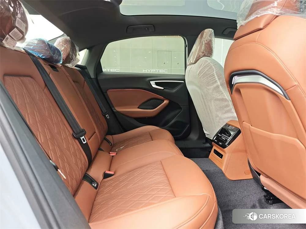 Audi A5L id 4461842 из Китая 11