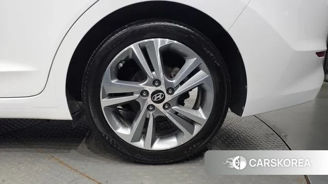 Hyundai Avante AD id 2971588 из Кореи 15