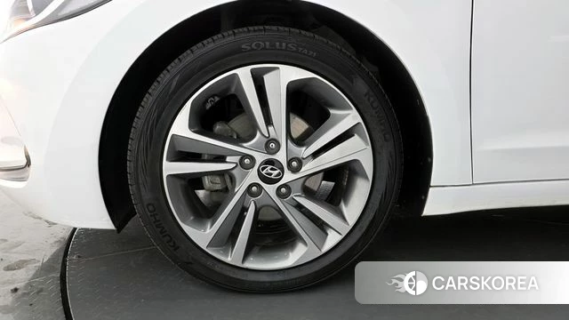 Hyundai Avante AD id 3796248 из Кореи 15