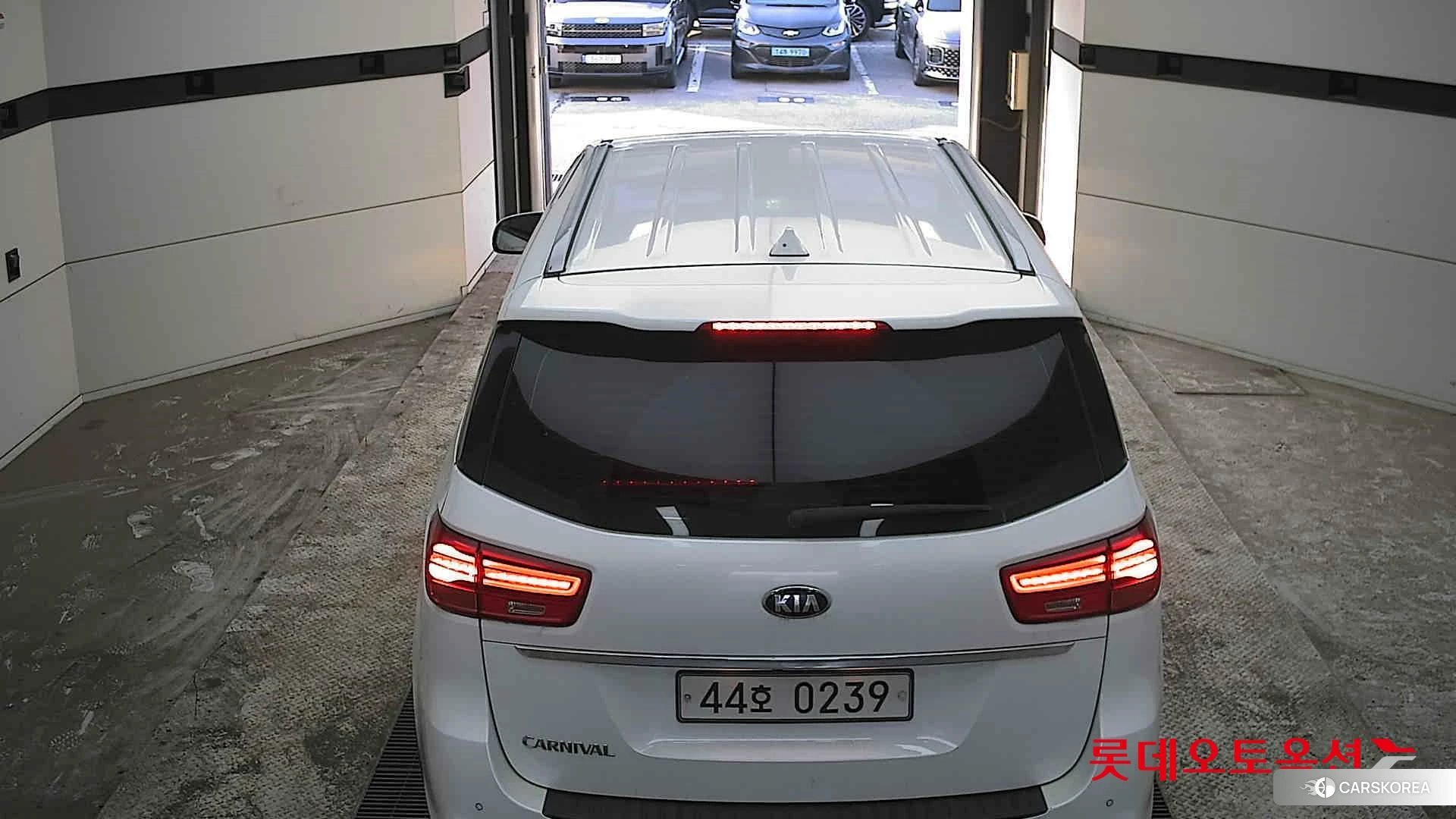 Kia Carnival id 3888409 из Кореи 32
