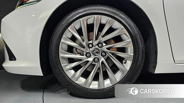 Lexus ES300h 7th generation id 4424604 из Кореи 33