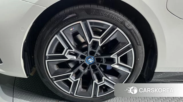 BMW 5 Series (G60) id 4773447 из Кореи 33