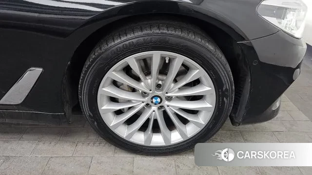 BMW 5 Series (G30) id 3622325 из Кореи 15