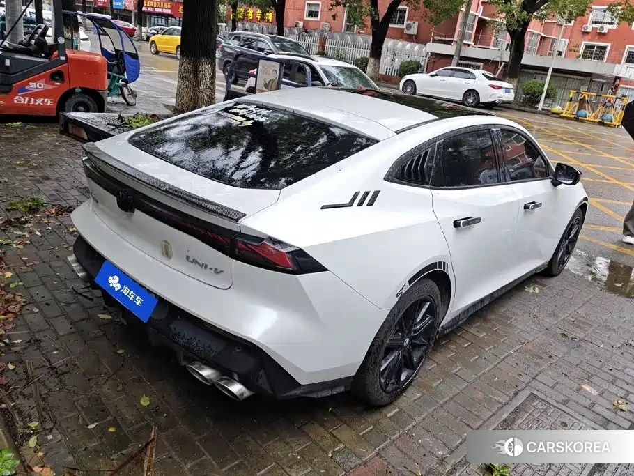 Chang'an UNI-V id 4681146 из Китая 11