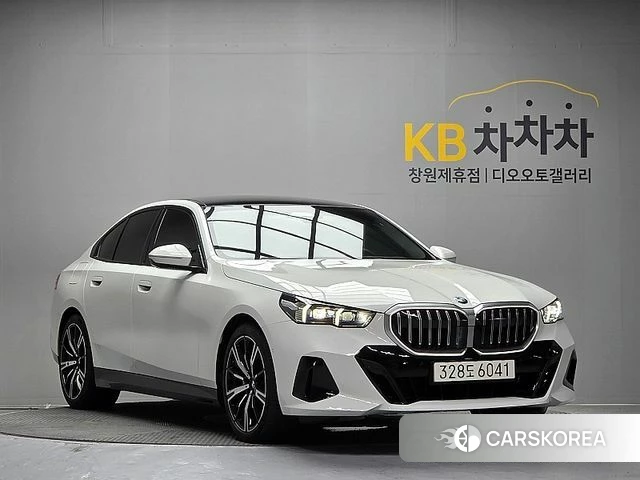 BMW 5 Series (G60) id 4493403 из Кореи 15