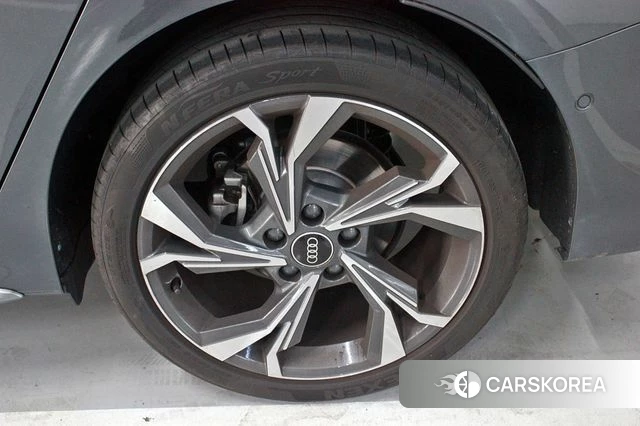 Audi A3 (8Y) id 3763372 из Кореи 15