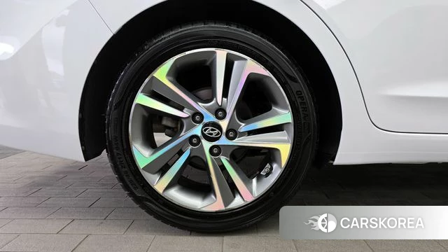 Hyundai Avante AD id 4356958 из Кореи 25