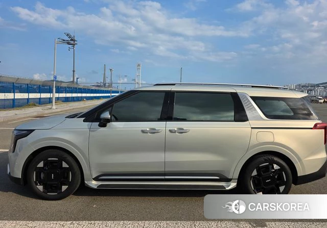 Kia The New Carnival 4th Generation 2025 Серебристо-серый из Кореи, фото 5