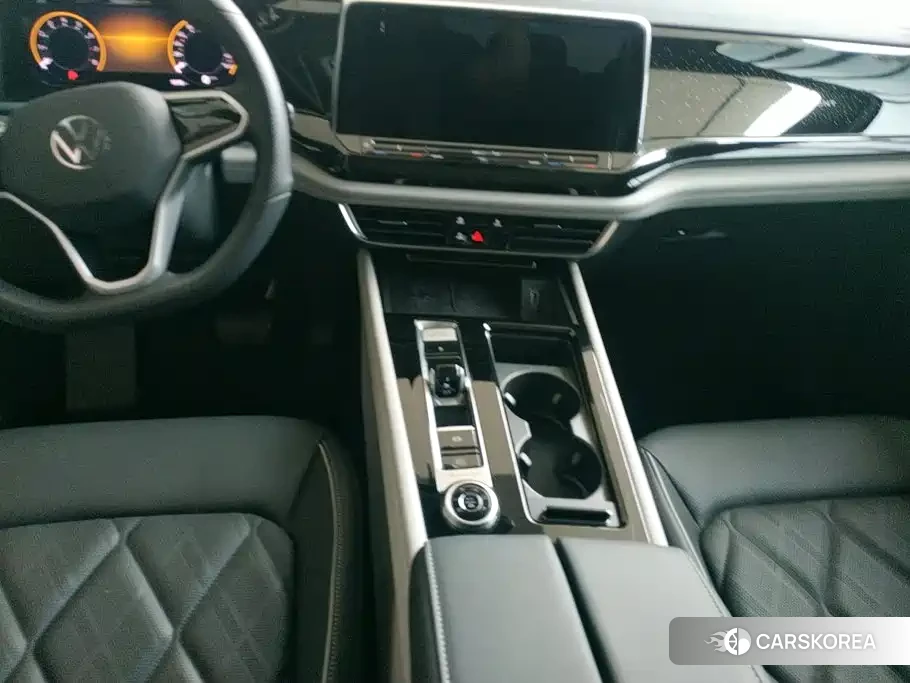 Volkswagen Touareg id 4686274 из Китая 11