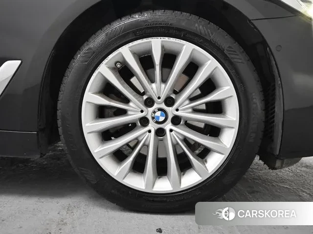 BMW 5 Series (G30) id 3555609 из Кореи 15