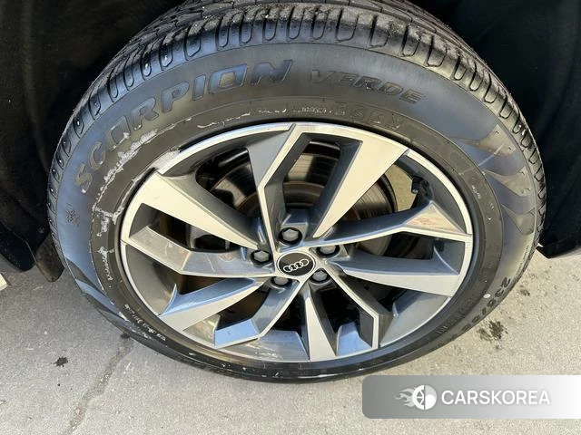 Audi Q5L id 4273311 из Китая 17