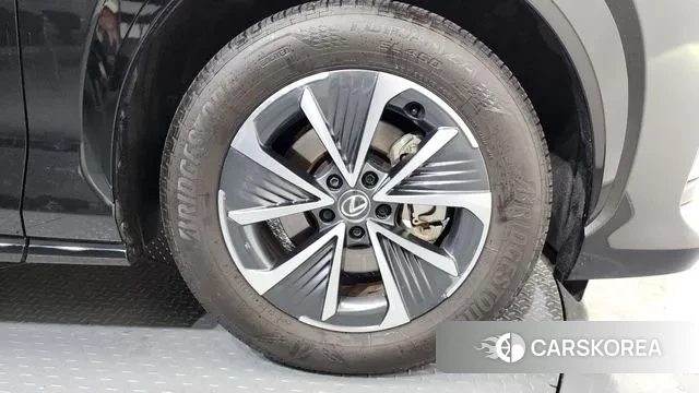 Lexus RZ450e id 3241220 из Кореи 15